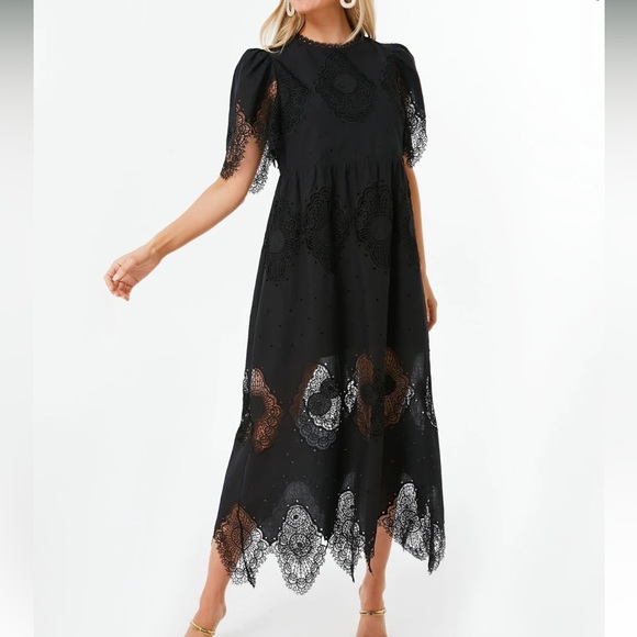 Tuckernuck Dresses & Skirts - Tuckernuck Black Lace Midi Dress